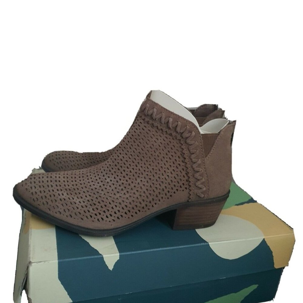 Earth Shoes Peak Perry Women's Ankle Boot size 7m